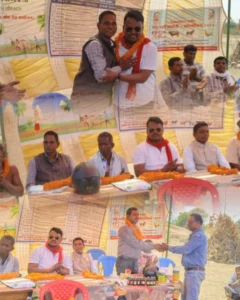 पशुपालन को बनाएं आय का मजबूत आधार, शासन की योजनाओं का पूरा लाभ उठाएं किसान- पवन पैकरा