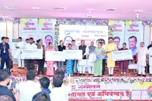 श्रमिकों के कल्याण के लिए सरकार प्रतिबद्ध, 70 से अधिक योजनाएं की जा रही है संचालित: मुख्यमंत्री श्री विष्णुदेव साय