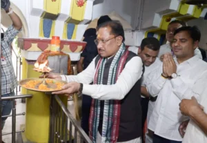 मुख्यमंत्री श्री विष्णु देव साय ने रायगढ़ के राजापारा स्थित भगवान जगन्नाथ मंदिर में की पूजा-अर्चना