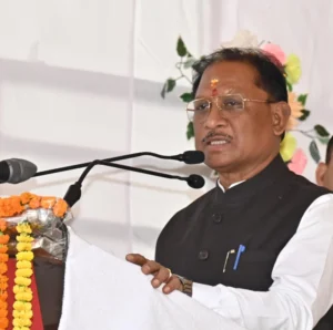 मुख्यमंत्री श्री विष्णु देव साय ने अम्बिकापुर में भटगांव विधानसभा के पूर्व विधायक पंडित रविशंकर त्रिपाठी की प्रतिमा का किया अनावरण