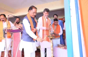 संविधान के मूल्यों को जन-जन तक पहुंचाने का संकल्प: समरसता भोज में शामिल हुए मुख्यमंत्री श्री साय