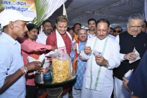 झालमुड़ी के संग गूंजा विजय का उत्सव: बंगाल के जनादेश का स्वाद छत्तीसगढ़ तक