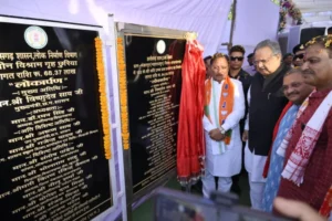 मुख्यमंत्री श्री विष्णु देव साय सुशासन तिहार अंतर्गत राजनांदगांव में आयोजित जनसमस्या निवारण शिविर में हुए शामिल