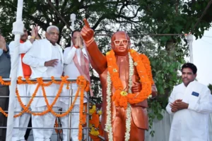 सुशासन तिहार 2026: मुख्यमंत्री श्री विष्णु देव साय ने किया मुंगेली नगर के चौक-चौराहों में स्थापित प्रतिमाओं का अनावरण