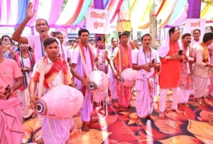 मुख्यमंत्री श्री विष्णुदेव साय हरिनाम संकीर्तन नामयज्ञ में हुए शामिल