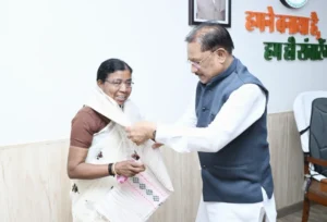 मुख्यमंत्री श्री विष्णु देव साय से पद्मश्री डॉ. बुधरी ताती ने की सौजन्य मुलाकात