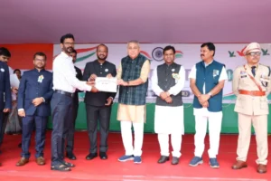 उल्लास नवभारत साक्षरता कार्यक्रम में उत्कृष्ट कार्य करने वाले स्वयंसेवी शिक्षक एवं ग्राम प्रभारी शिक्षक सम्मानित