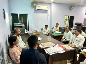 मरवाही में कलेक्टर की अचानक दस्तक, स्कूल से पंचायत तक जांच की सख्ती