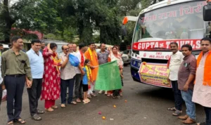 राधे मोहन रामायण समिति गौरेला के 42 श्रद्धालुओं का जत्था नर्मदा परिक्रमा के लिए रवाना,