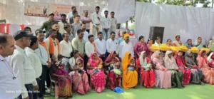 सेवा सेतु संकल्प अभियान के शिविर में उमड़ा जनसैलाब, जिला पंचायत सदस्य पवन पैकरा ने हैंडपंप समस्या को लेकर दिया आश्वासन