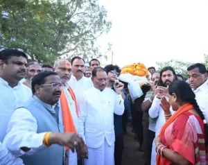 मुख्यमंत्री श्री विष्णुदेव साय ने स्वर्गीय विधायक श्री डोमनलाल कोर्सेवाड़ा को दी अंतिम विदाई*